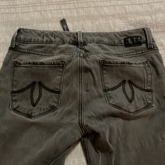 Gray skinny jeans. - Picture 3 of 3